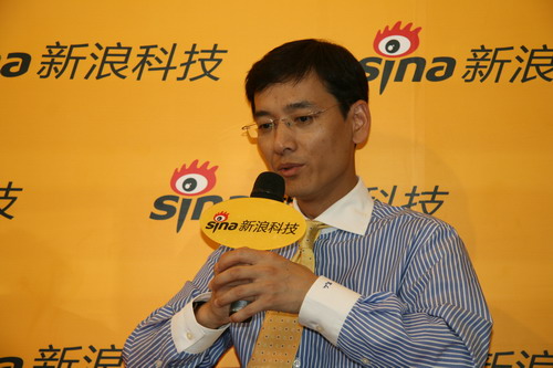 圖為上海貝爾高級副總裁劉鈞做客新浪科技總裁在線