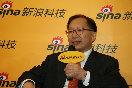 圖為圖為思科中國(guó)公司資深副總裁吳世楷做客新浪科技總裁在線