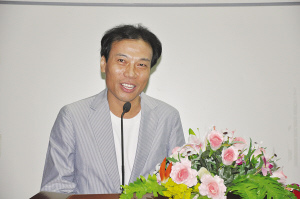 科技時代_唐駿低調(diào)回鄉(xiāng)現(xiàn)身常州同學(xué)會 幽默回應(yīng)學(xué)歷事件